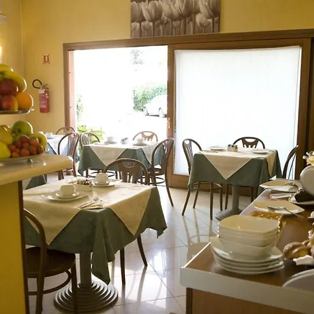 Hotel Cris 3*