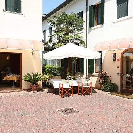 Hotel Cris 3*