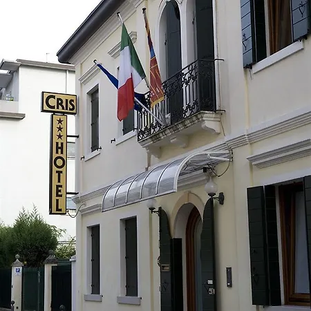 Hotel Cris 3*